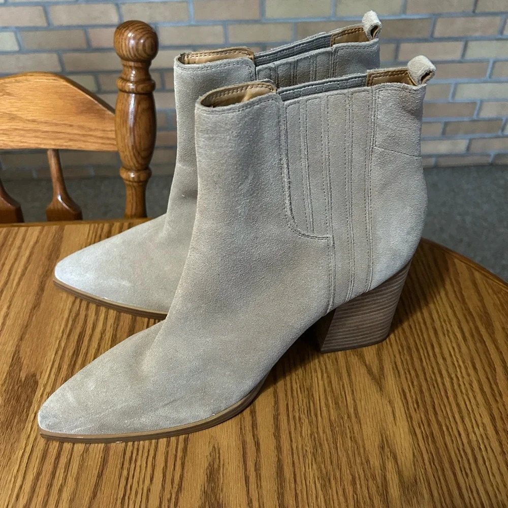Marc Fisher LTD Oshay Tan Suede Pointed Toe Ankle Boots Women’s Size 13